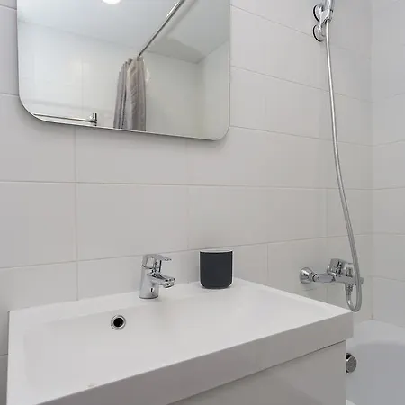 Apartment On Romanovskaya Sloboda 9